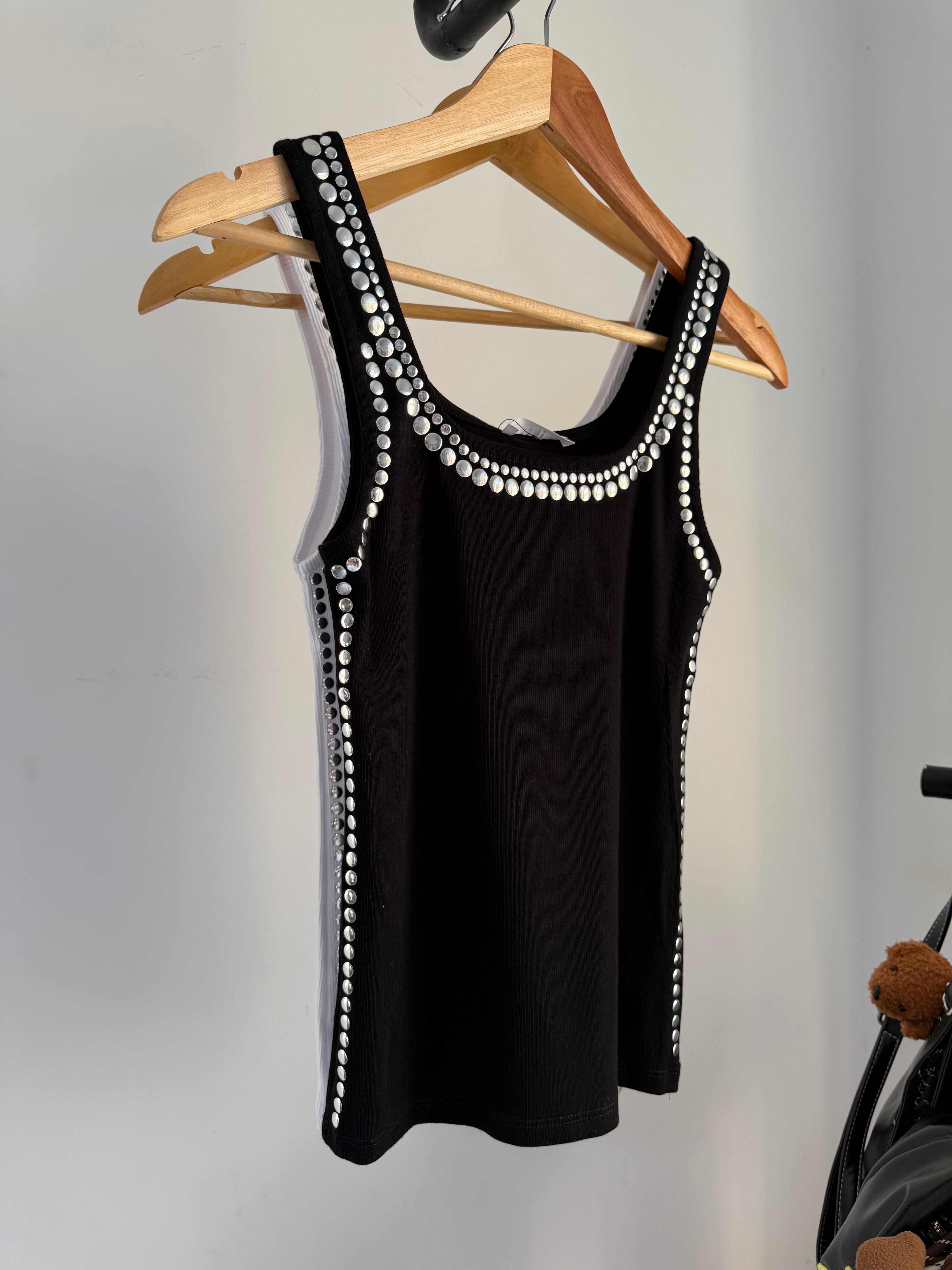 Echo Stud Tank