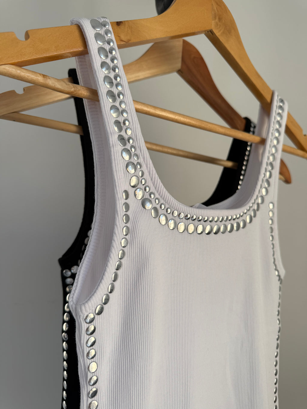 Echo Stud Tank