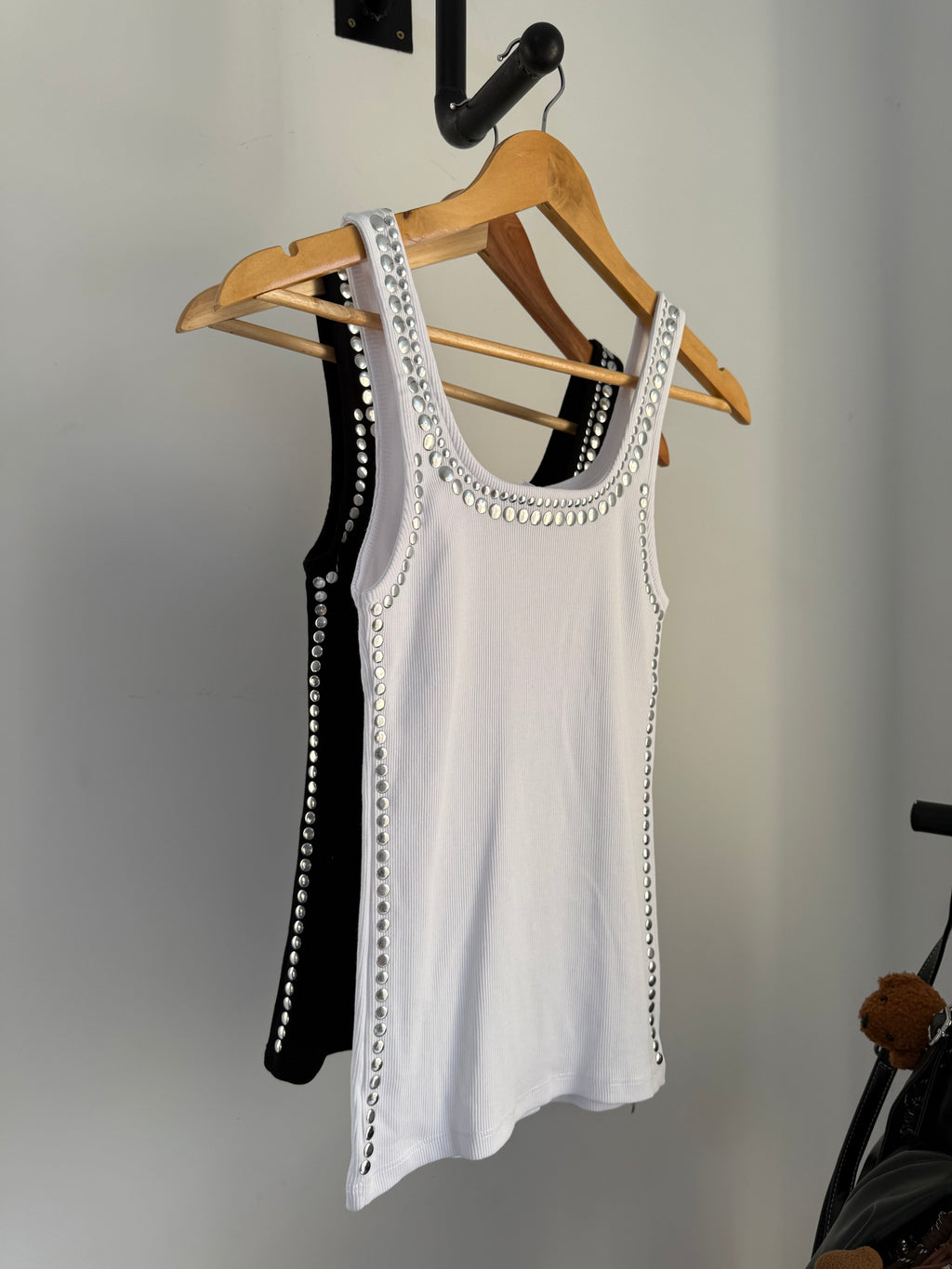 Echo Stud Tank
