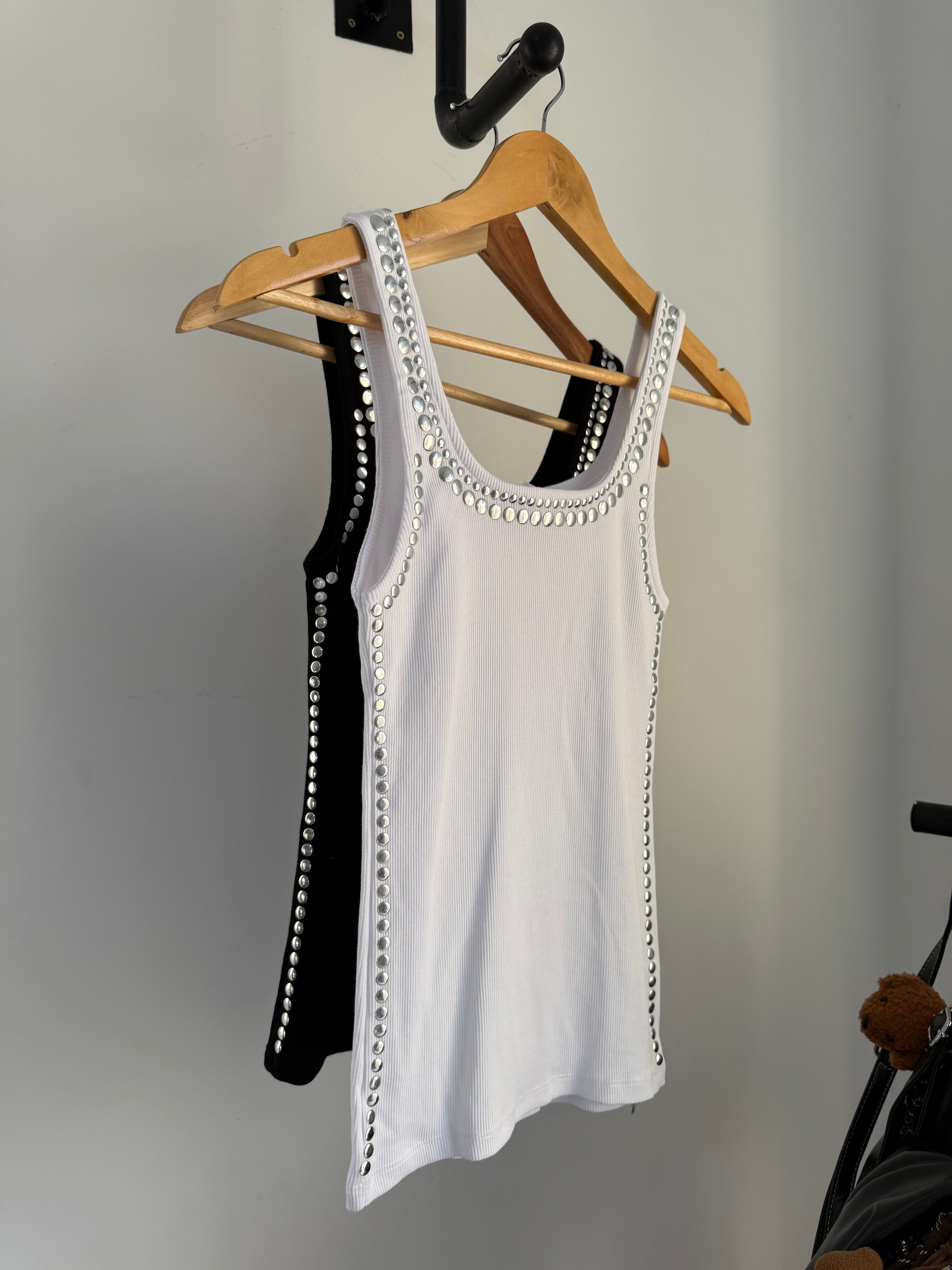 Echo Stud Tank