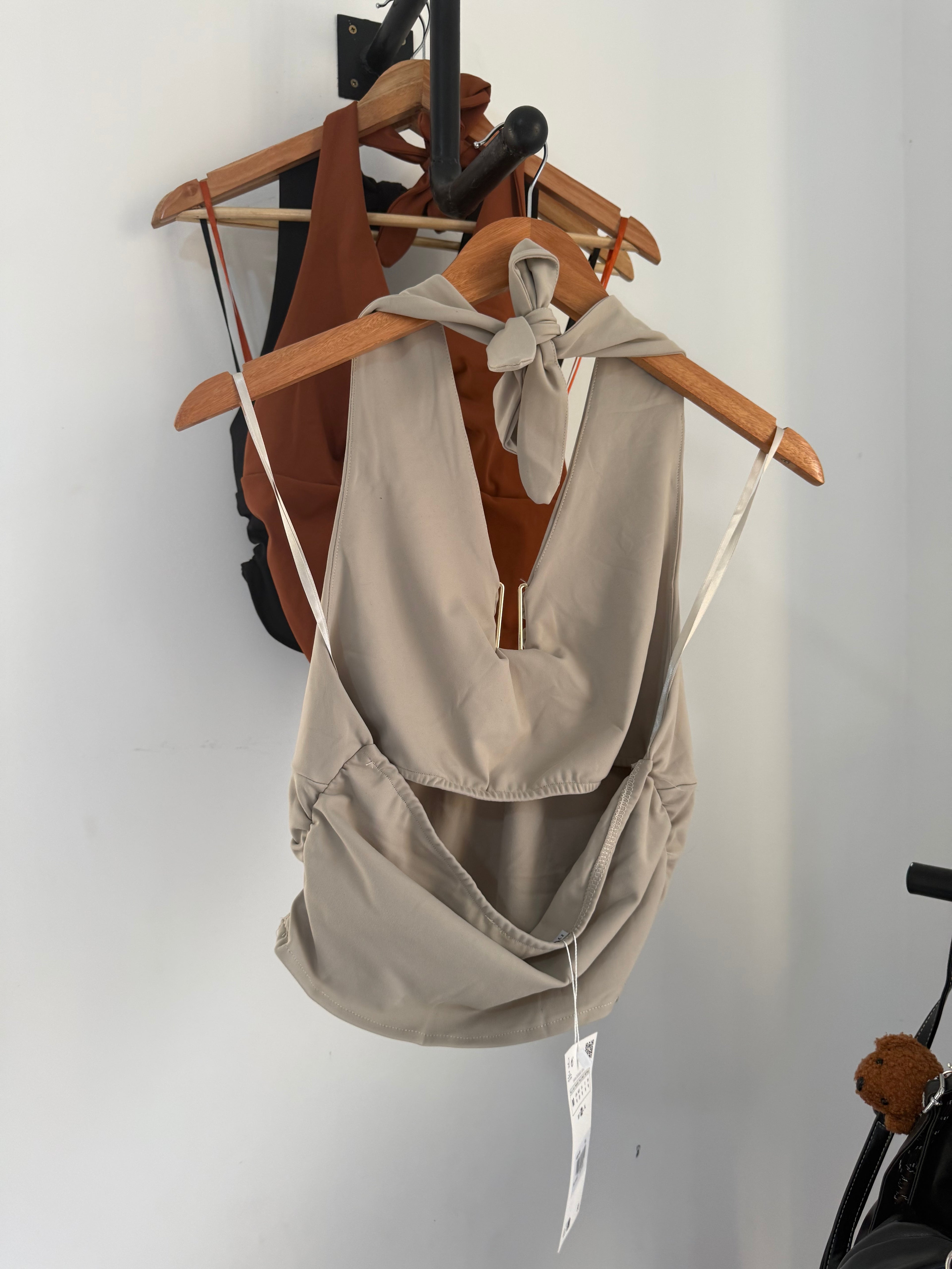 Vera Halter Top