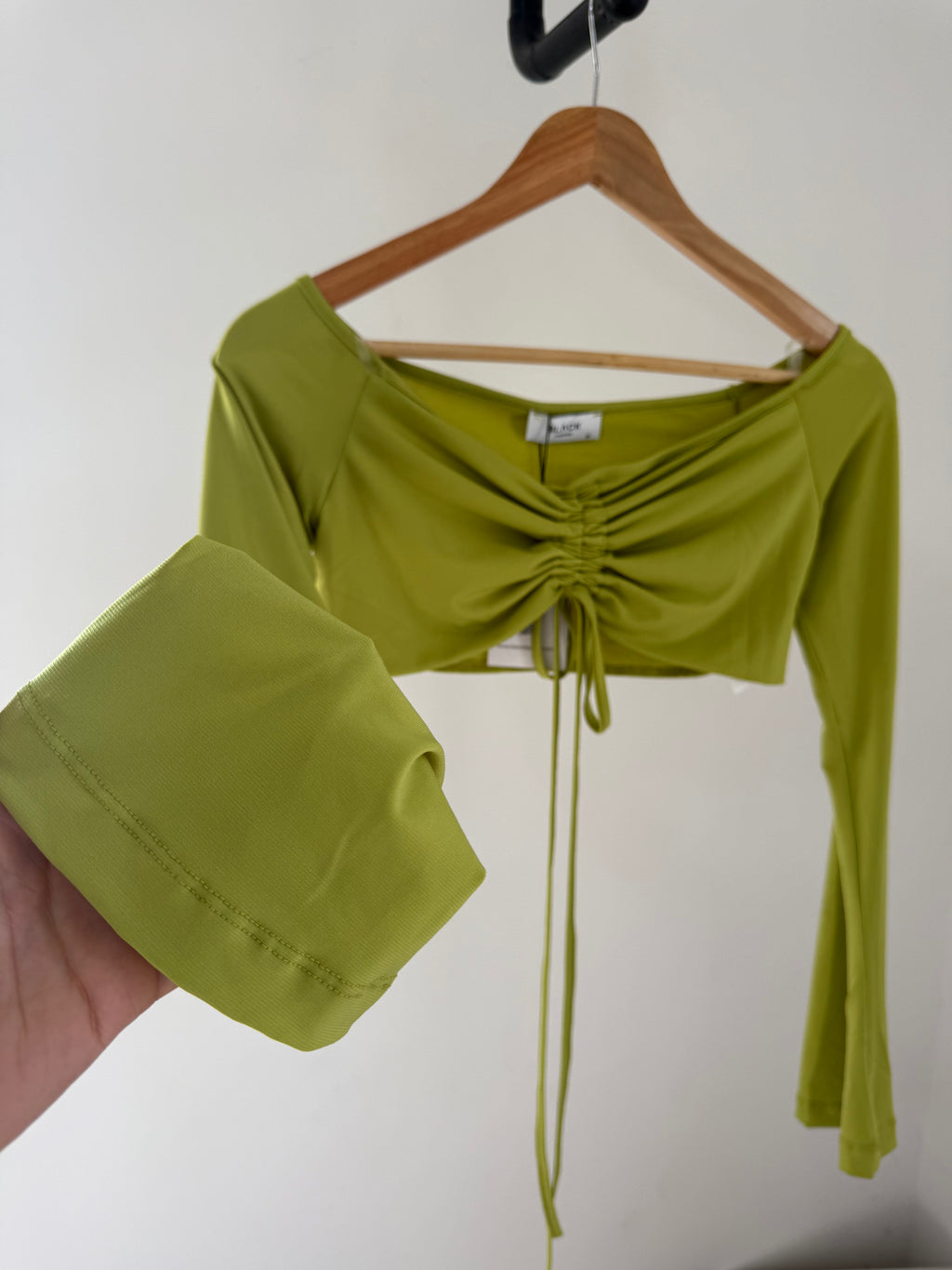 Bella Crop